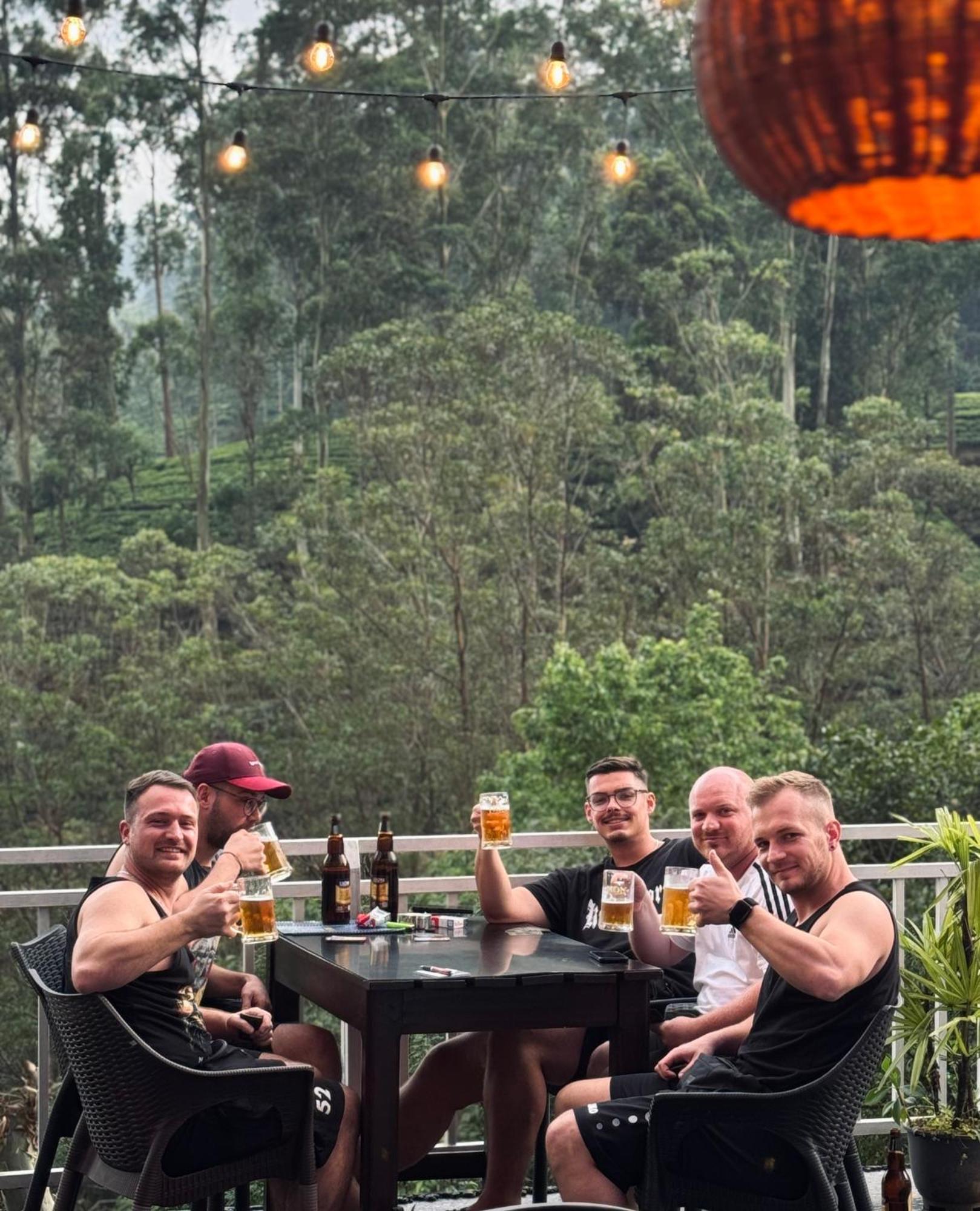 Adams Peak Inn Nallathanniya Eksteriør billede